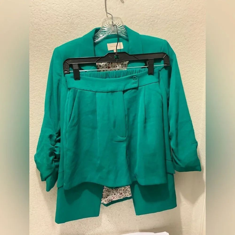 NWOT Skies Are Blue Ruched 3/4 Sleeve Women short suit size XS